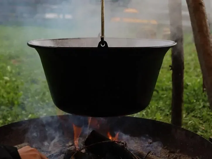 Dalla scintilla al pasto – Cucina sul fuoco a Grissiano