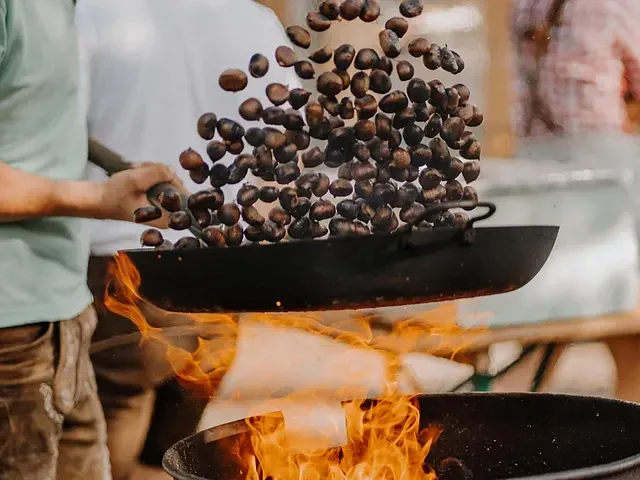 Focaccia alle castagne con i giovani contadini di Tesimo/Prissiano